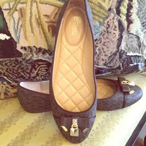 Michael Kors Brown flats 8 1/2 medium NWOT